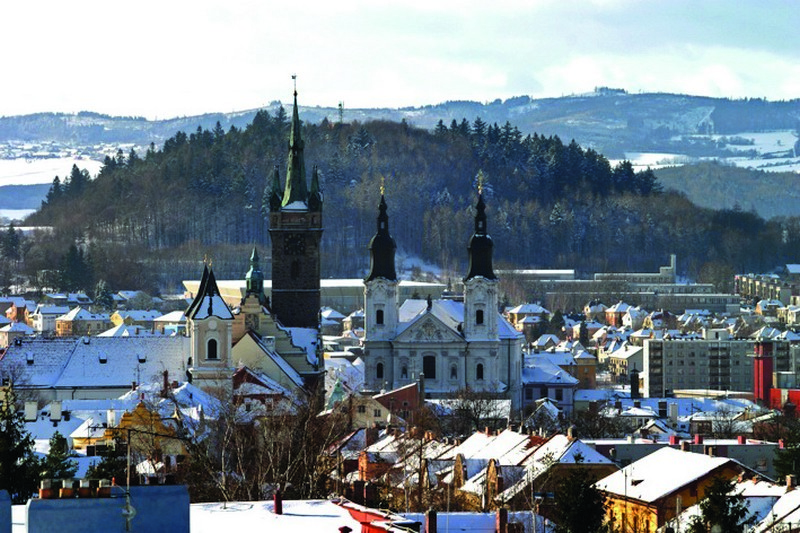 Klatovská zima láká do ulic i během konání vánočních trhů.