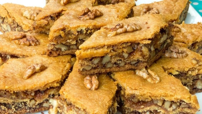 Kousky vánočního dezertu baklava.