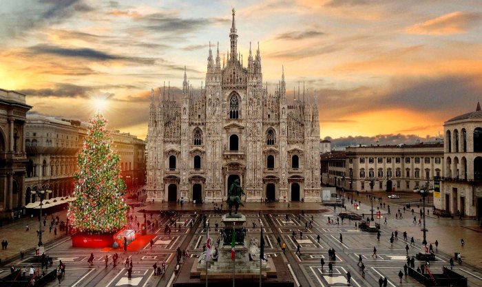 Náměstí Piazza Duomo v Miláně.