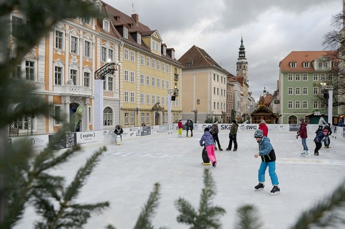 Ledové kluziště ve Zhořelci.