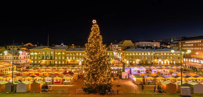 Senátní náměstí v Helsinkách.