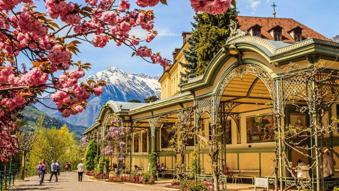 Pavilon na meranské promenádě.